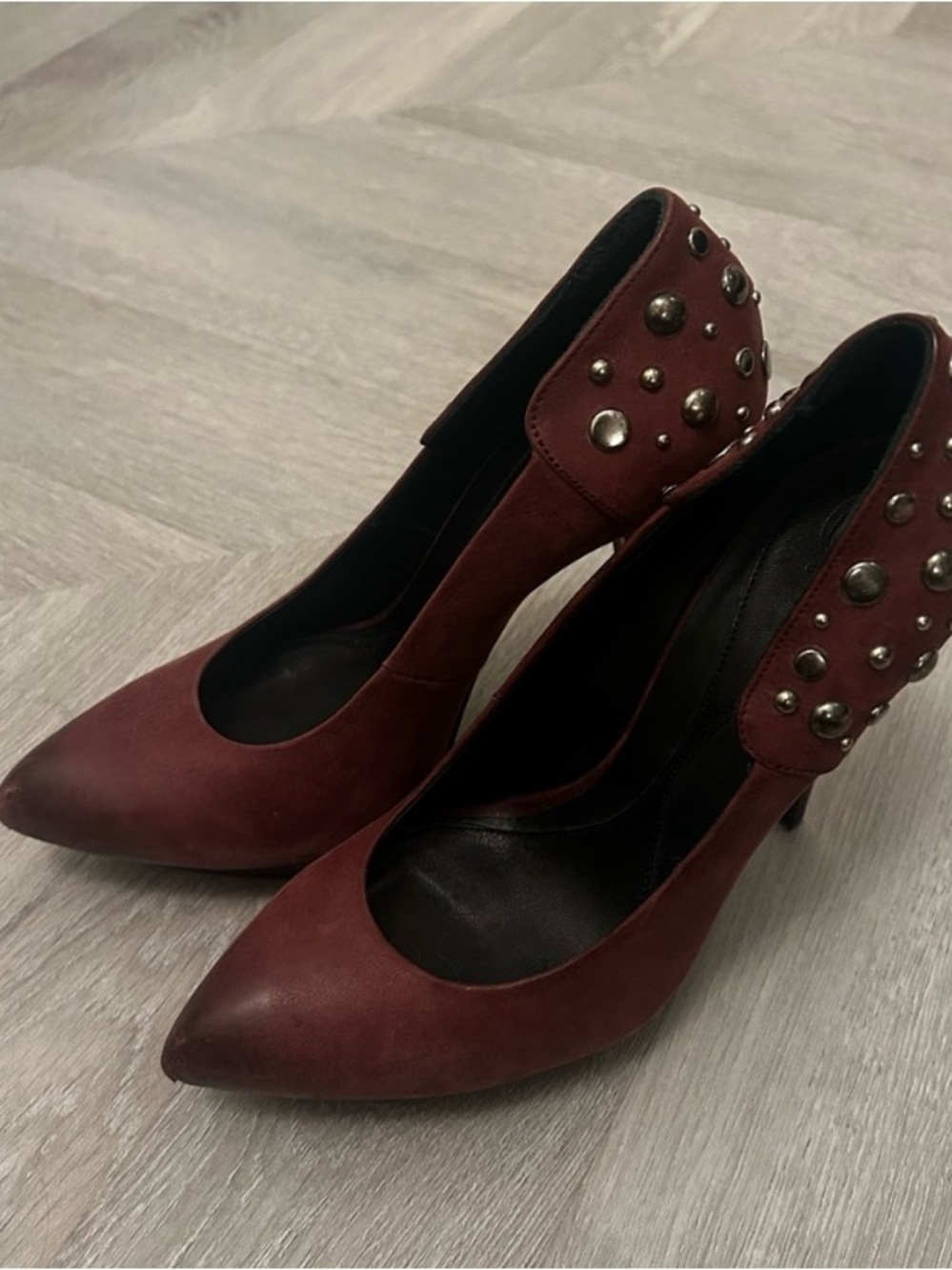 🛍️ Alexander McQueen Auth. Studded Pumps - W/Box & Dust Cover